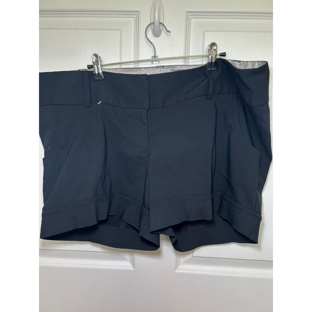 Torrid Black Cuffed‎ Stretch Shorts Career Plus Size Dressy 18 Inseam 4.75